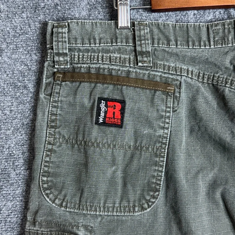 Wrangler Riggs Mens Cargo Shorts 42 Workwear Ranger Green Ripstop Carpenter